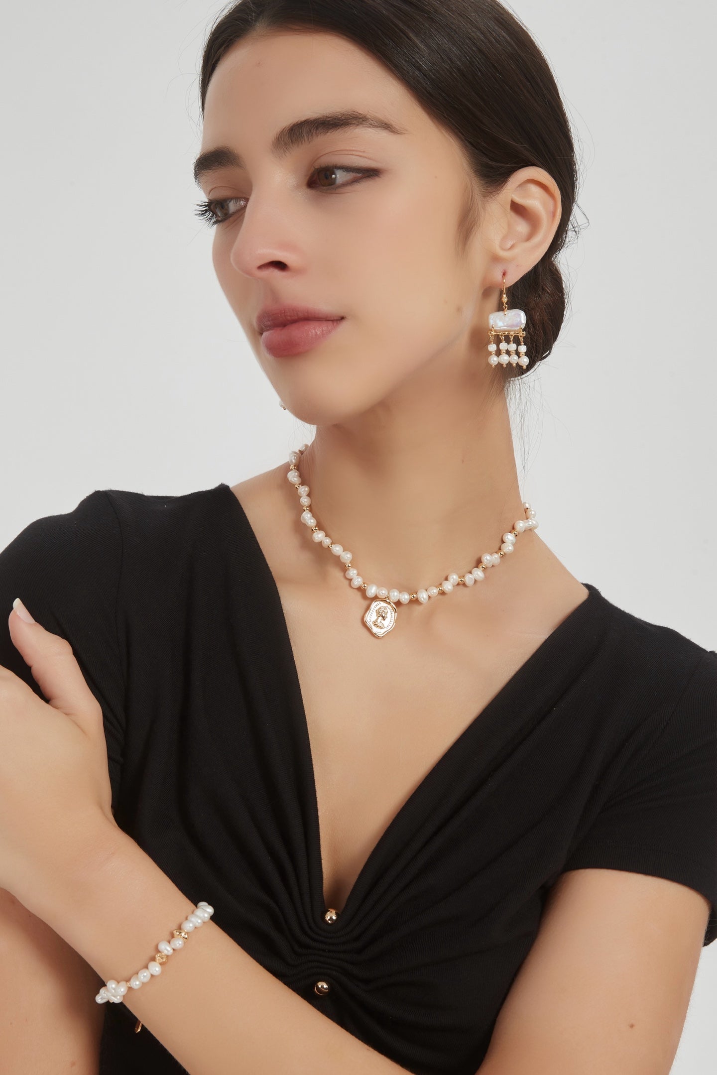 Natural pearl necklace  D0276