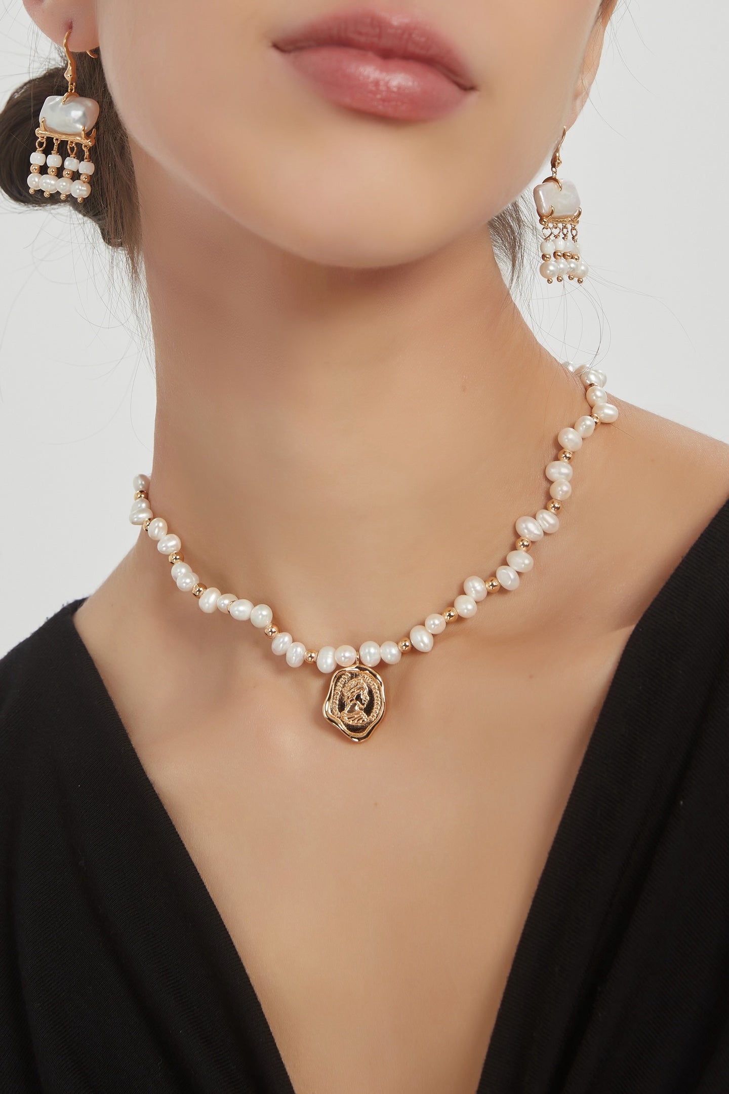 Natural pearl necklace  D0276